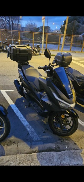 Honda PCX 125cc Negra 2025