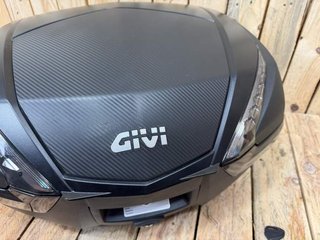 BAÚL TOP CASE GIVI V47NNT MONOKEY 47L