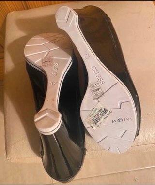 Guess Zapatos de cuña peep toe