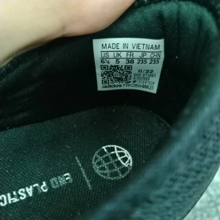 Zapatillas Adidas Negras y Blancas
