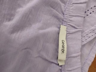 Camiseta lila con bordado