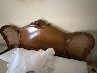 Cama clásica madera maciza y ratán