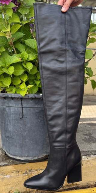Botas altas de piel negras Zara Talla 39