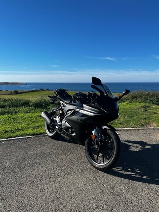 Yamaha YZF R125 Negra