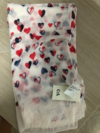 Pañuelo C&A Corazones