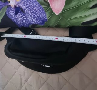 Bolso Riñonera Mugler Negro Minimalista