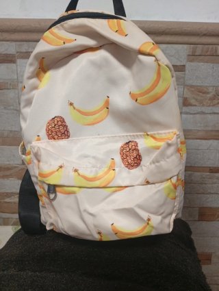 Mochila con estampado de frutas