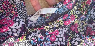 Blusa ONLY volantes escote V S