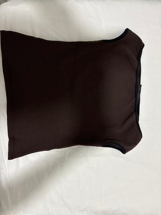 Camiseta Zara Marrón y Negra
