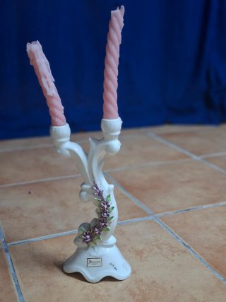 Candelabro Cerámica Blanco Flores Moradas