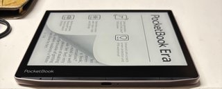 PocketBook Era 7” E-reader con funda y cable