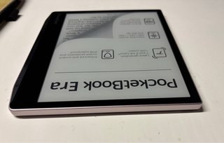 PocketBook Era 7” E-reader con funda y cable