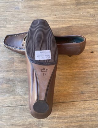 Zapatos de tacón marrones