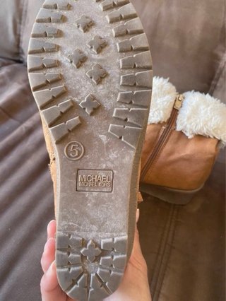 Botines Michael Kors Marrones con Logo Dorado