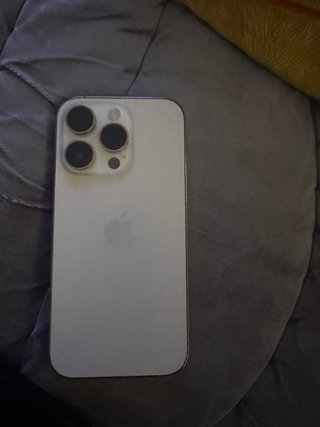 iPhone 14 Pro dorato
