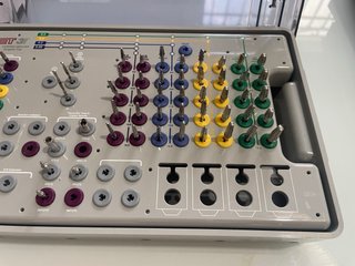 Caja quirúrgica de implantes Biomet 3i Tapered