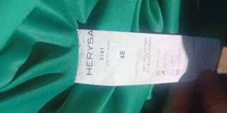 Vestido fiesta verde con volantes