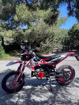 Rieju MRT SM PRO 2022 Roja - 580km