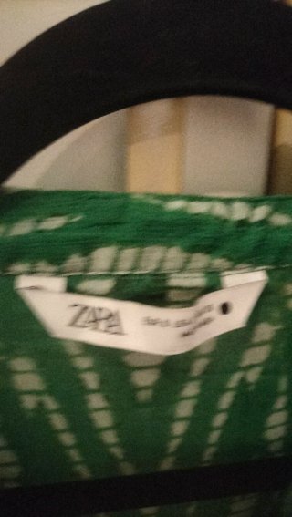 Blusa Zara Verde y Blanca