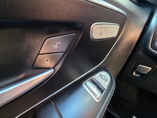 Mercedes-Benz V220d Largo Avantgarde  7 Plazas