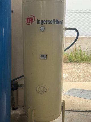 Compresor Ingersoll Rand SSR + Secador