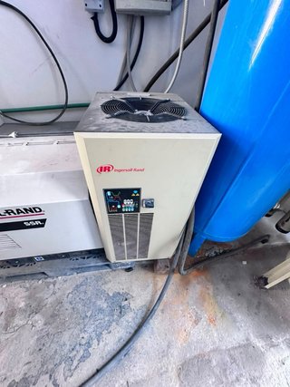 Compresor Ingersoll Rand SSR + Secador