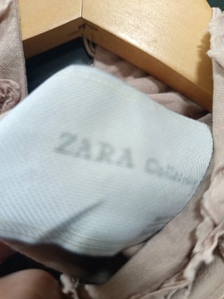 Camiseta Zara beige con textura