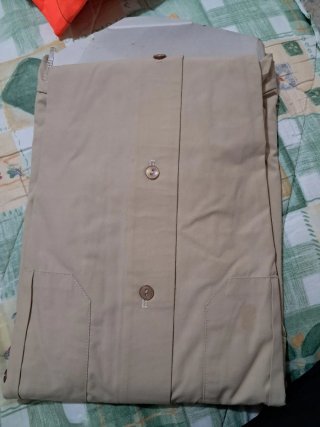 Camisa beige hombre