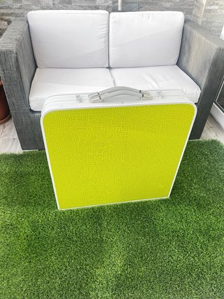 Mesa y 4 taburetes plegables Quechua