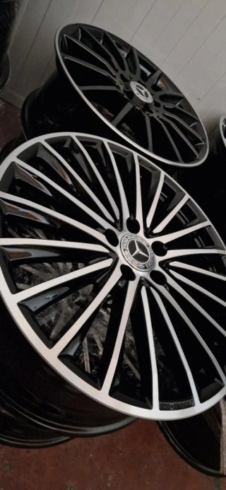 Llantas por unidad Mercedes-Benz AMG