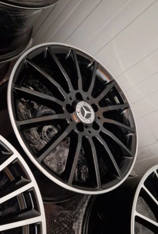 Llantas por unidad Mercedes-Benz AMG