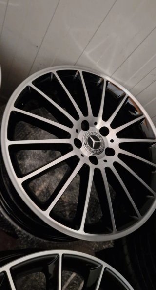 Llantas por unidad Mercedes-Benz AMG