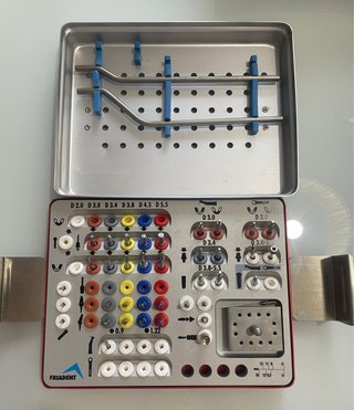 Caja quirúrgica de implantes Xive Friadent OP-Tray