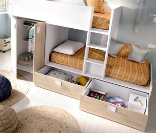 Cama tren con armario de color roble y blanco