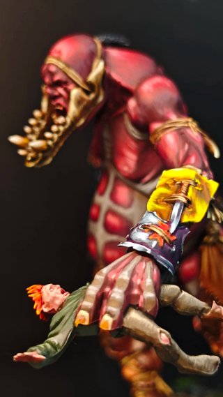 Gigante Warhammer Mancrusher Gargant Attack on Tit