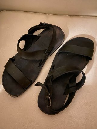 Sandalias de piel negras