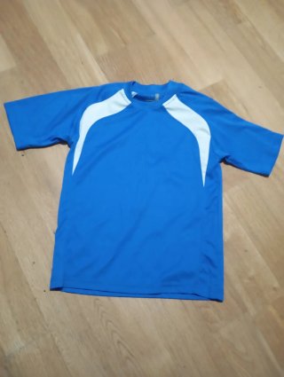 Camiseta deportiva niño azul