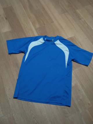 Camiseta deportiva niño azul