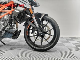 KTM 125 DUKE 2021 2266 kms.