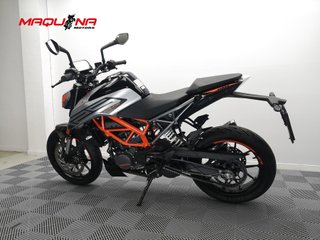 KTM 125 DUKE 2021 2266 kms.