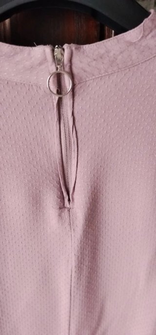 Blusa rosa con volantes
