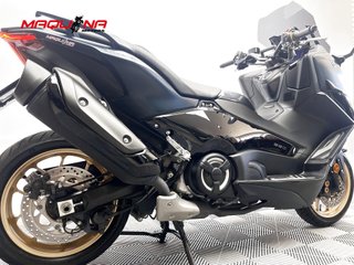 YAMAHA T-MAX TECH MAX 2023 7333 kms.