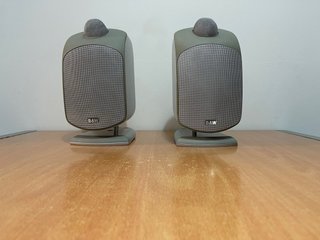 Altavoces B&W LM1