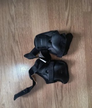 Patines y equipo de protección.
