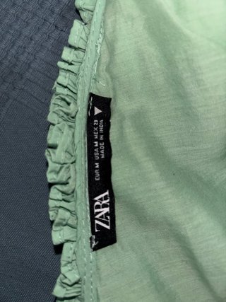 Vestido Zara verde con volantes