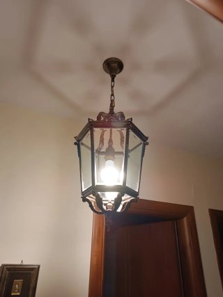 Lampadario lanterna in metallo e vetro