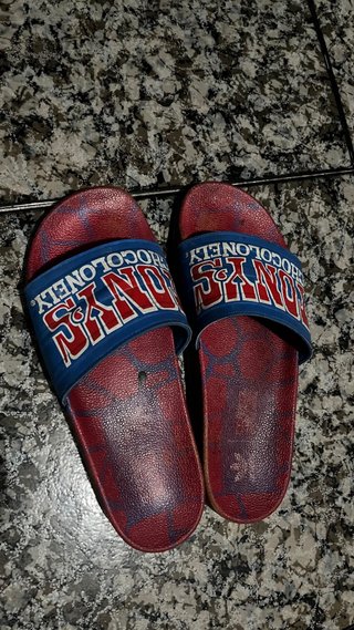 NEGOCIABLE Chanclas Tony's Chocolonely Talla 41-43