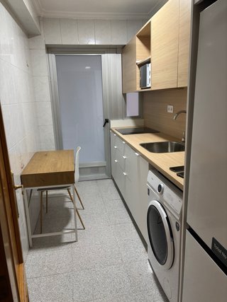 Habitaciones amuebladas alquiler solo CHICA /MUJER