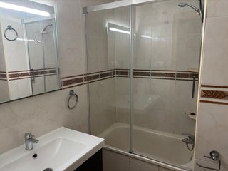 Habitaciones amuebladas alquiler solo CHICA /MUJER