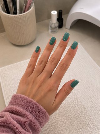 Uñas semipermanentes, gel y pedicura • El Vendrell